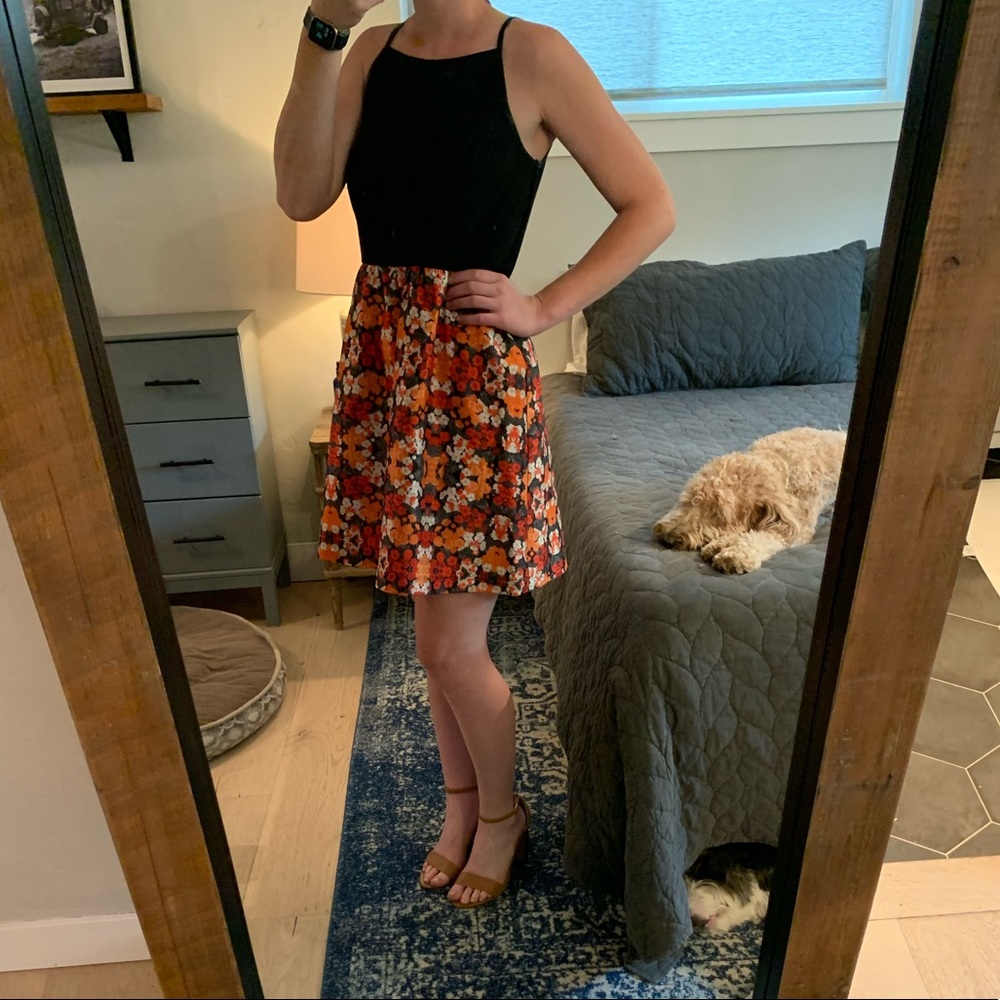 Kenzie Dress NWT Medium w/ Black & Floral Design